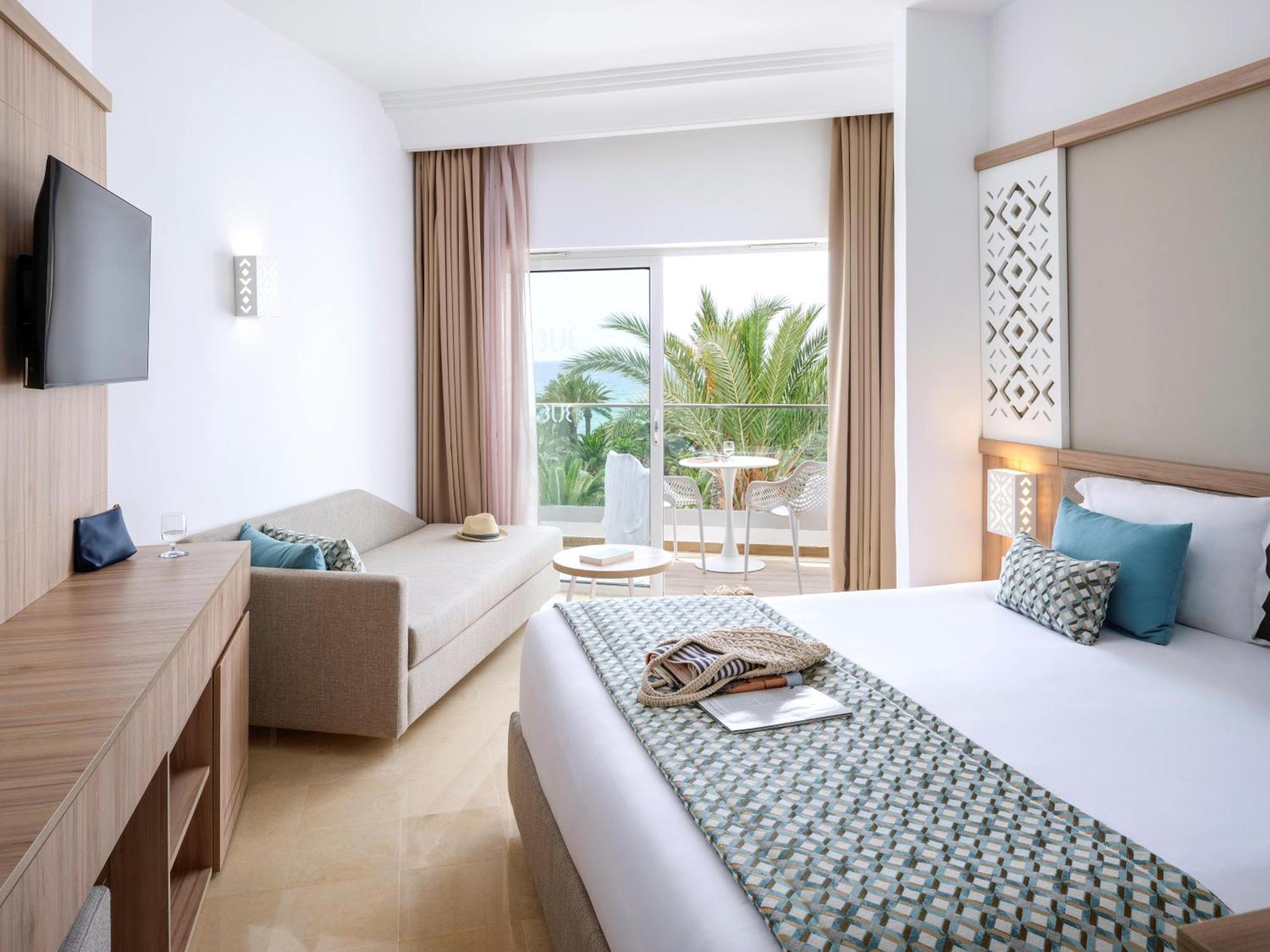 Family Room with Sea View