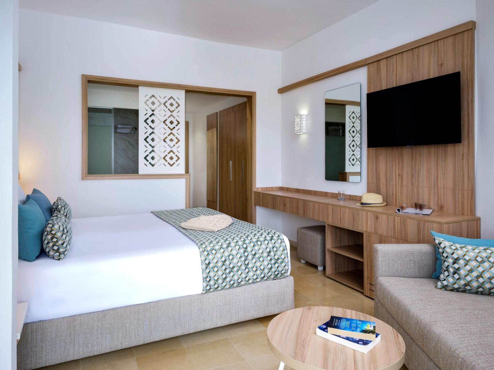 Triple Room with Garden View